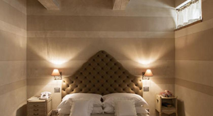 Le Bifore Cortona Room photo